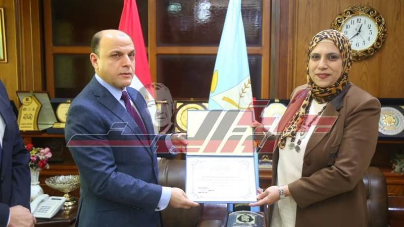 خلال التكريم