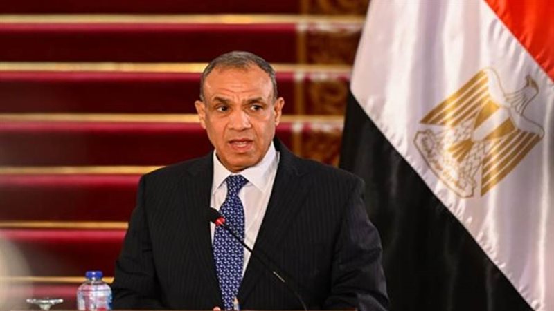 بدر عبد العاطي وزير