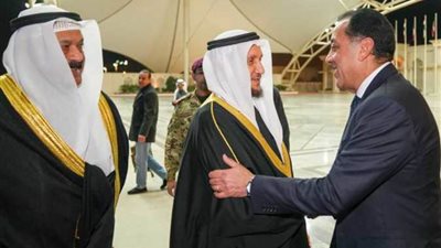 رئيس الوزراء يعود إلى القاهرة بعد انتهاء زيارته الرسمية بالكويت