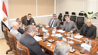 وزيرالإسكان يلتقي مسؤولي شركة 