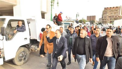 محافظ أسيوط: انطلاق أولى القوافل الخيرية لتوزيع 10 آلاف كرتونة على المراكز والأحياء بالمشاركة المجتمعية