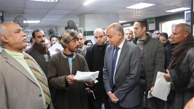 خلال جولة مفاجئة.. 4 قرارات حاسمة لمحافظ المنيا لحل مشاكل المترددين على مستشفى المبرة 