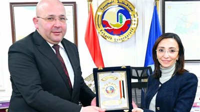 محافظ البحيرة تستقبل رئيس قطاع البنك الزراعي المصري بالمحافظة وتشيد بدوره في المشاركة المجتمعية
