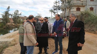 محافظ كفر الشيخ يتفقد أعمال رصف طريق فم الخليج قرى الروس بمطوبس