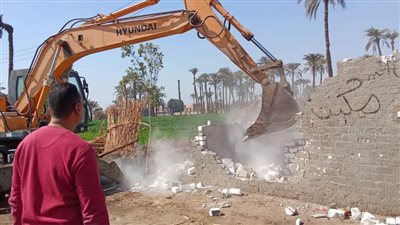 إزالة 30 حالة تعد على أملاك دولة وأراض زراعية بمراكز ديروط وأبوتيج والغنايم والفتح 