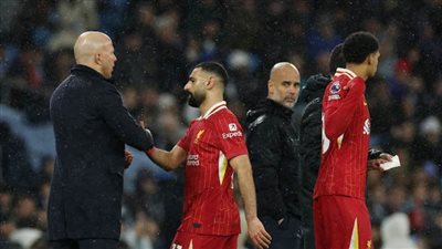 عاجل.. صلاح يحصد الجائزة ويجامل جوارديولا بكلمتين