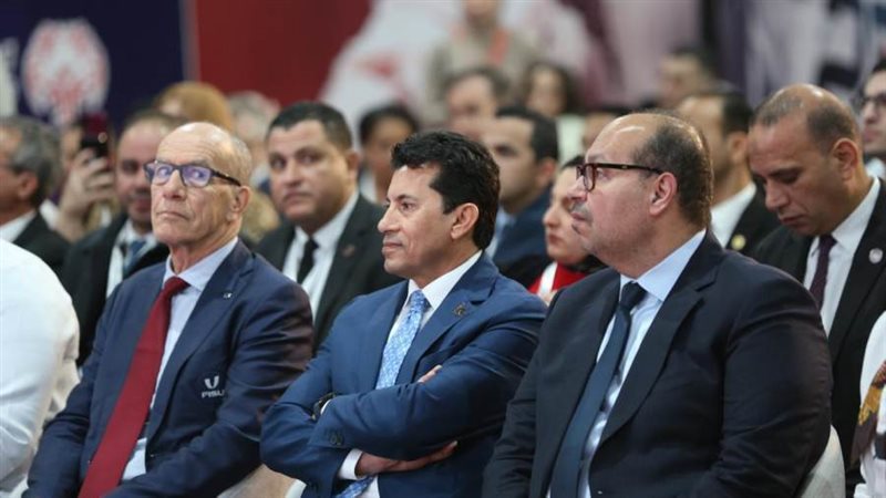 د. أشرف صبحى ومهندس