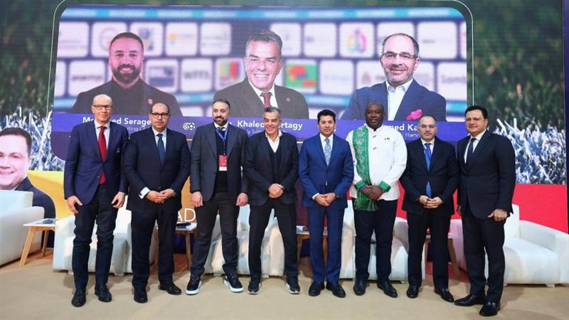 مسؤولو الأهلي