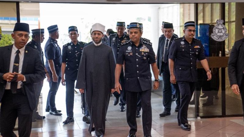 الوزير مع قيادات