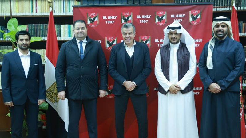 مسؤولو الأهلي