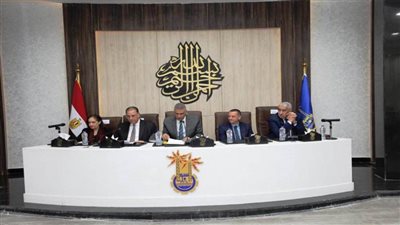 محافظ أسوان يؤكد أهمية تكثيف حملات التوعية بمخاطر جريمة تهريب المهاجرين لتوفير حياة كريمة لشبابنا