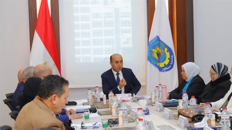 رئيس مجلس جامعة دمنهور