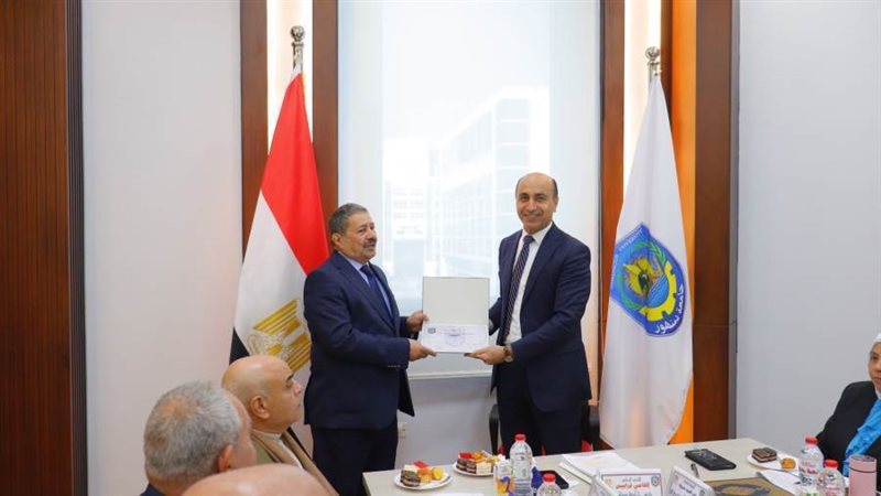 تكريم المشرف على