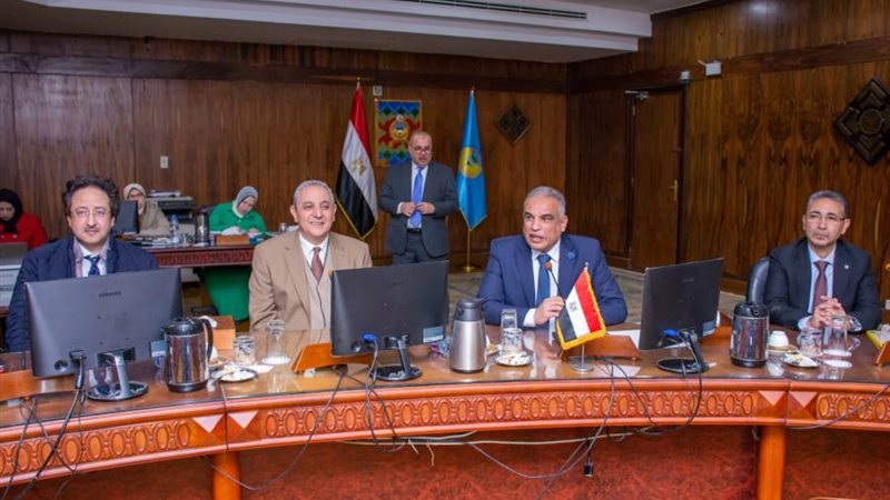 محافظ الغربية خلال