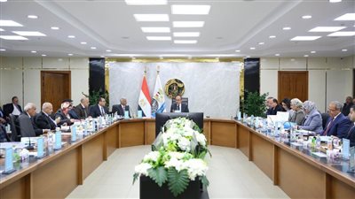 وزير قطاع الأعمال يترأس الجمعية العامة للشركة القابضة للقطن والغزل والنسيج