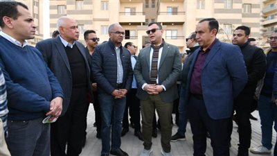 وزير الإسكان يتفقد وحدات 