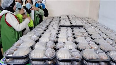 مبادرة مطبخ المصرية.. بإيد بناتها تقدم 250 وجبة إفطار يوميا خلال شهر رمضان بالمنيا