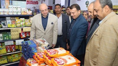 محافظ بني سويف يتابع استقرار الأسعار وضبط الأسواق
