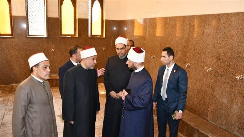 وزير الاوقاف في مسجد