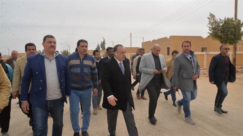 جانب من جولة المحافظ