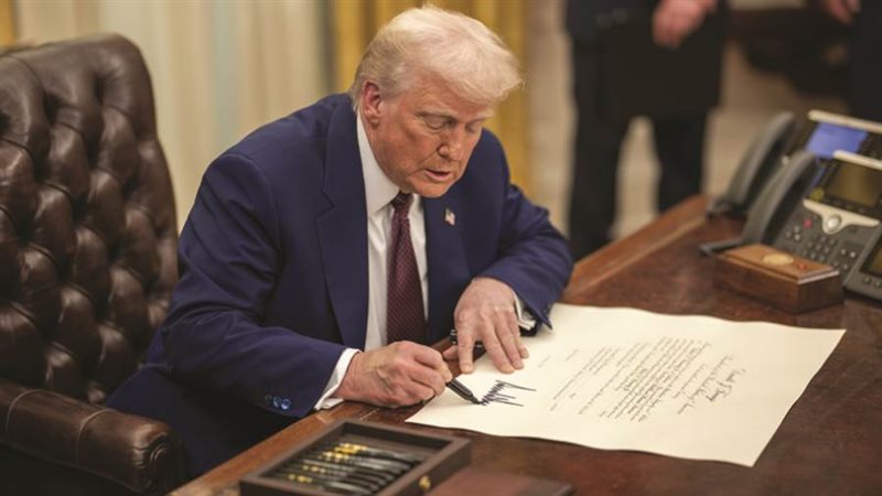 الرئيس الأمريكي دونالد