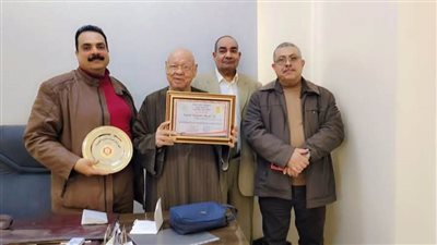 مجلس الوزراء يكرم الحاج محمود شاذلي لاجتهاده في دعم التعاونيات الزراعية بالوادي الجديد 