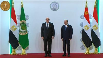 عاجل.. الرئيس السيسي يستقبل عددا من القادة والزعماء المشاركين بالقمة العربية غير العادية