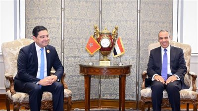 وزير الخارجية يعقد اجتماعًا مع نظيره المغربي