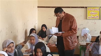 بالصور.. وكيل تعليم الغربية يرصد سلبيات في مدارس بشرق طنطا