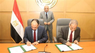 وزير  الكهرباء يشهد توقيع بروتوكول تعاون بين الأوقاف والكهرباء  