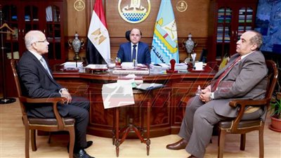 مناقشة عدد من الملفات ومشاكل الدوائر مع أعضاء مجلسي النواب والشيوخ