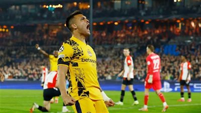 إنتر ميلان يضرب فيينورد بثنائية نظيفة في دوري أبطال أوروبا