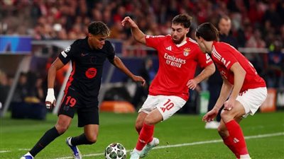 برشلونة يفوز على بنفيكا ويضع قدمًا في ربع نهائي أبطال أوروبا