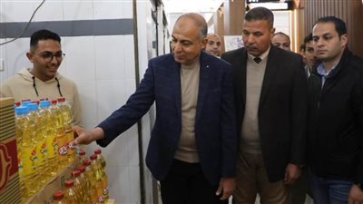 محافظ المنيا يفتتح منفذًا لبيع السلع بحى غرب ويؤكد استمرار معارض 