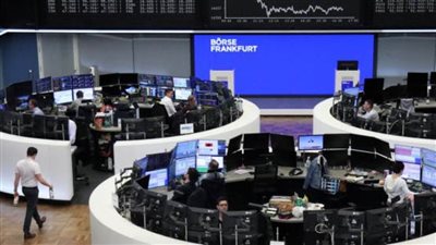 انخفاض الأسهم الأوروبية في ظل جهود الاصلاح المالي بألمانيا والسياسات التجارية الأمريكية