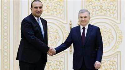 السفير المصري في طشقند يقدم أوراق اعتماده إلى الرئيس الأوزبكي