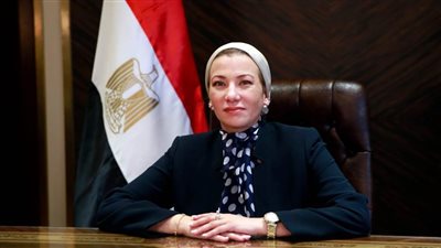 وزيرة البيئة تبحث تطبيق المنظومة المتكاملة لإدارة المخلفات مع إحدى الشركات