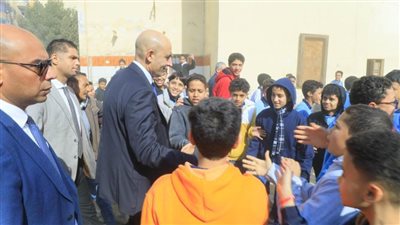 وزير التعليم يتفقد عددا من المدارس لمتابعه الامتحانات الشهرية 