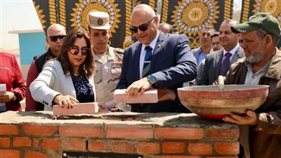 وزيرة التنمية المحلية ومحافظ القليوبية يضعان حجر الأساس لإنشاء حضانة لتجميع السيارات بـ20 مليون جنيه