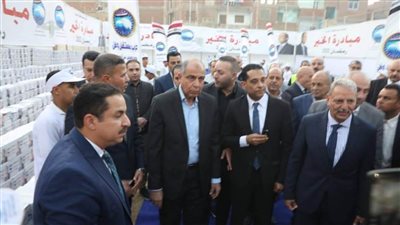 محافظ المنيا: 10 آلاف كرتونة للأسر الأولى بالرعاية و60 كرسيًا متحركًا بمغاغة