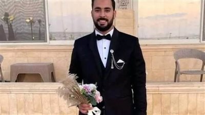 أثناء عودته من العمل.. مصرع طبيب بشري في حادث اصطدام سيارته بشجرة