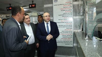 محافظ بني سويف يتفقد ملف التصالح ويوجه بالتيسير على المواطنين وتبسيط الإجراءات