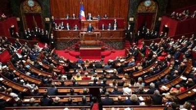 البرلمان الفرنسي يدعو إلى مصادرة الأصول الروسية المجمدة لدعم أوكرانيا