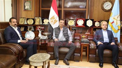 وزير الزراعة ومحافظ كفر الشيخ يناقشان عددًا من الملفات