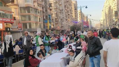10 آلاف فيومي بتجمعون على مائدة المحبة خلال احتفالات العيد القومي 