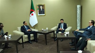 وزير الرياضة يبحث مع نظيره الجزائري تعزيز سبل التعاون الثنائي المشترك 