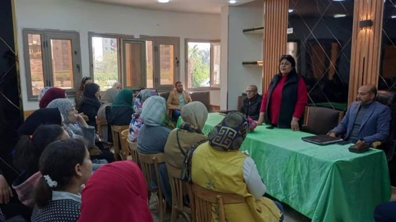 برامج توعية للأخصائيين