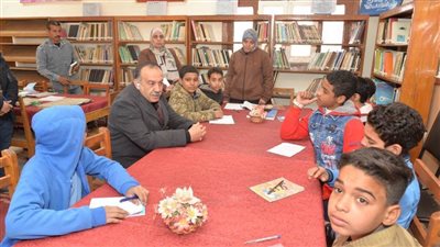 محافظ أسيوط يواصل متابعة سير العملية التعليمية بمدرسة النيل الإعدادية بنين