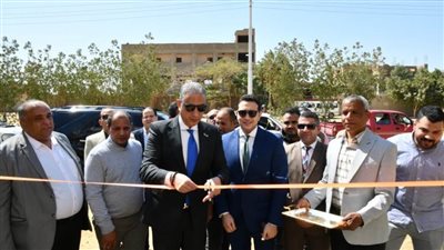 محافظ الفيوم يفتتح عددًا من المصانع ضمن احتفالات العيد القومي