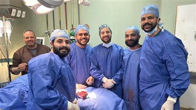 نجاح جراحة زراعة يد مبتورة لمريض في مستشفى الطوارئ بقصر العيني